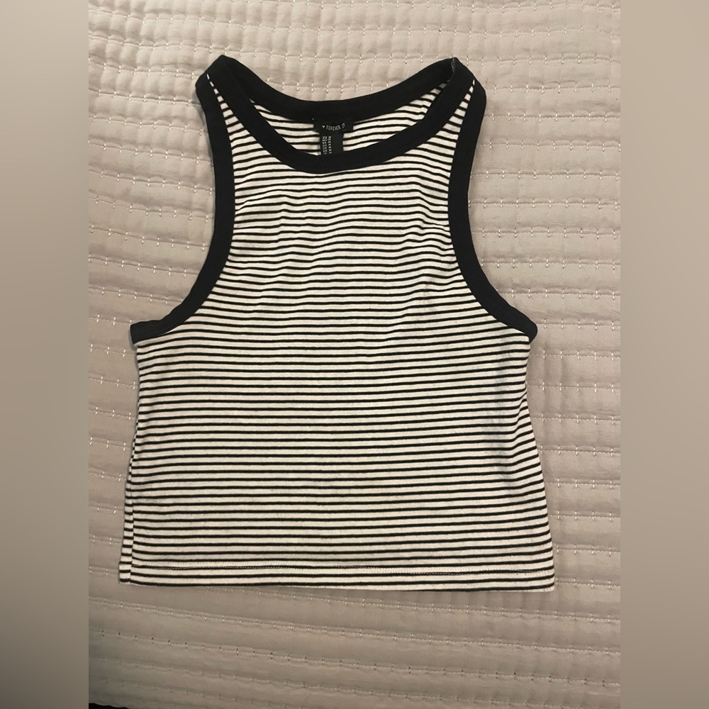 Stripped black and white slightly cropped tank top forever 21 size medium